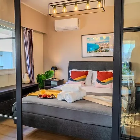 Two Bedroom Apartment, Spacious & Newly Renovated, Three Minutes From The