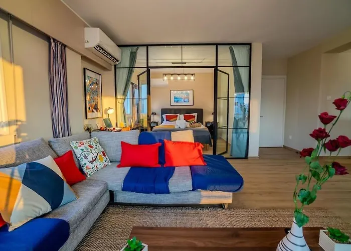 Appartamento Two Bedroom Apartment, Spacious & Newly Renovated, Three Minutes From The