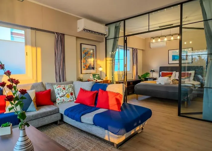 Two Bedroom Apartment, Spacious & Newly Renovated, Three Minutes From The * Limisso