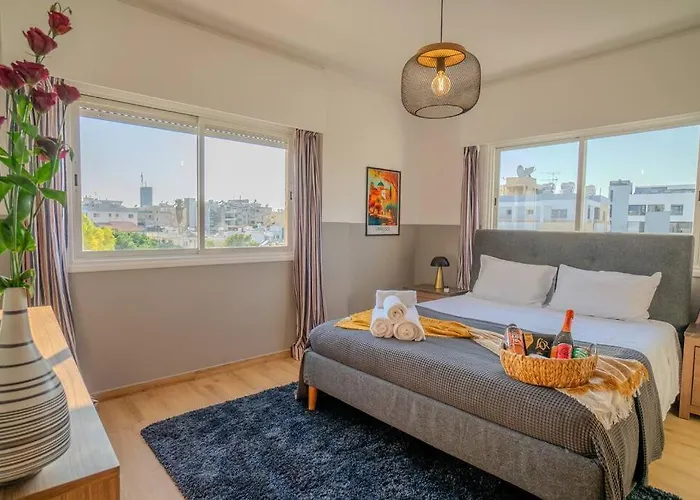 Two Bedroom Apartment, Spacious & Newly Renovated, Three Minutes From The * Limisso