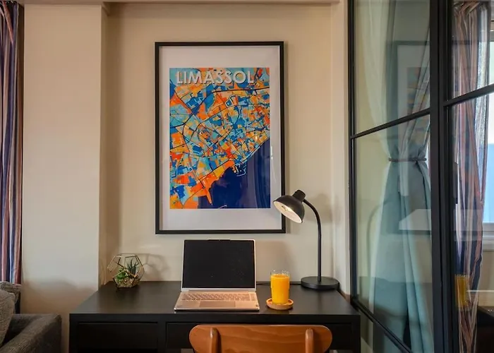 Two Bedroom Apartment, Spacious & Newly Renovated, Three Minutes From The * Limisso